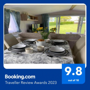 Skegness,North shore holiday park , new 8 berth caravan for rent